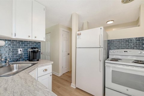 Propiedad comercial en venta en Holmes Beach, Florida, 2 dormitorios, 118.54 m2 № 2425457 - foto 13