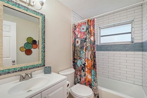 Propiedad comercial en venta en Holmes Beach, Florida, 2 dormitorios, 118.54 m2 № 2425457 - foto 19