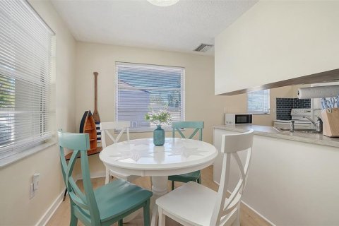 Propiedad comercial en venta en Holmes Beach, Florida, 2 dormitorios, 118.54 m2 № 2425457 - foto 27