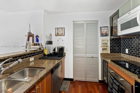 Copropriété à louer à Miami, Floride: 2 chambres, 93.46 m2 № 2056814 - photo 6