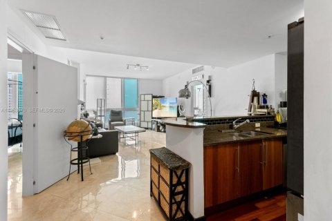 Copropriété à louer à Miami, Floride: 2 chambres, 93.46 m2 № 2056814 - photo 8