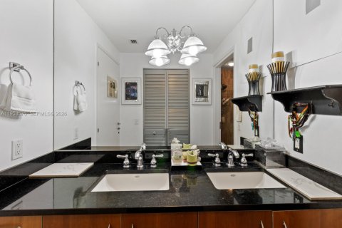 Copropriété à louer à Miami, Floride: 2 chambres, 93.46 m2 № 2056814 - photo 11