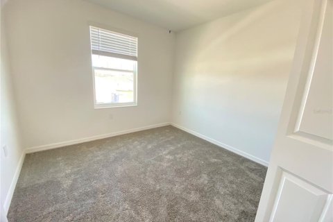 House in Edgewater, Florida 4 bedrooms, 172.15 sq.m. № 2093611 - photo 15
