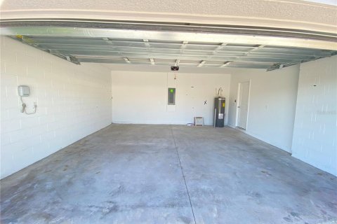 House in Edgewater, Florida 4 bedrooms, 172.15 sq.m. № 2093611 - photo 4