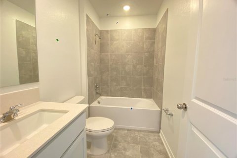 House in Edgewater, Florida 4 bedrooms, 172.15 sq.m. № 2093611 - photo 7