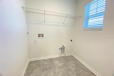 House in Edgewater, Florida 4 bedrooms, 172.15 sq.m. № 2093611 - photo 20