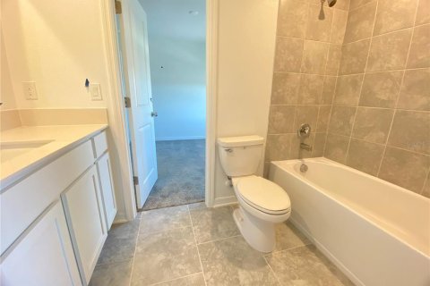 House in Edgewater, Florida 4 bedrooms, 172.15 sq.m. № 2093611 - photo 17