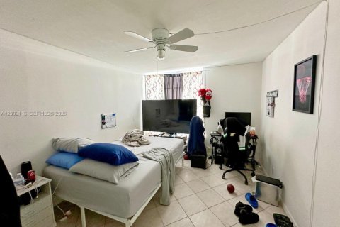 Condo in Hollywood, Florida, 3 bedrooms  № 2067509 - photo 11