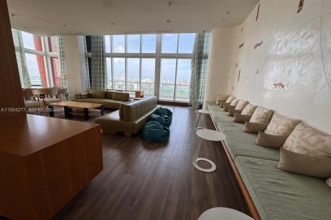 Condominio en alquiler en Miami, Florida, 1 dormitorio, 74.32 m2 № 2009095 - foto 20