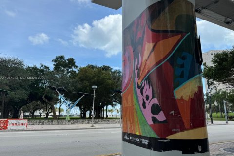 Condominio en alquiler en Miami, Florida, 1 dormitorio, 74.32 m2 № 2009095 - foto 18