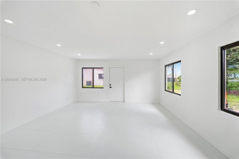 Casa en venta en Miami Gardens, Florida, 4 dormitorios, 139.35 m2 № 2393309 - foto 17