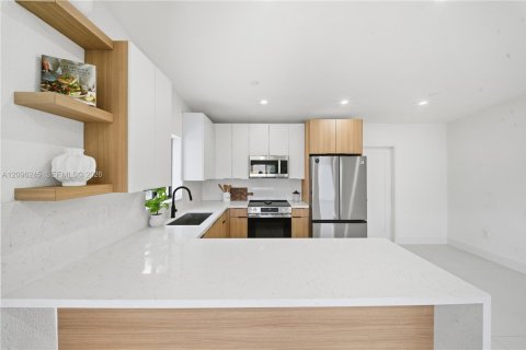 Casa en venta en Miami Gardens, Florida, 4 dormitorios, 139.35 m2 № 2393309 - foto 10