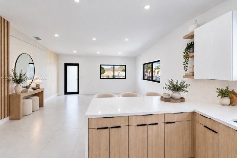 Casa en venta en Miami Gardens, Florida, 4 dormitorios, 139.35 m2 № 2393309 - foto 8