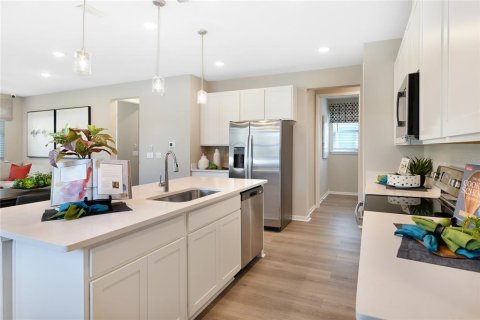 House in Dundee, Florida 4 bedrooms, 197.88 sq.m. № 1737416 - photo 7