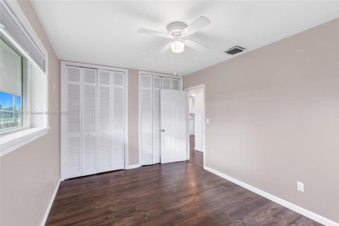 House in Pembroke Pines, Florida 2 bedrooms, 81.2 sq.m. № 1970194 - photo 21