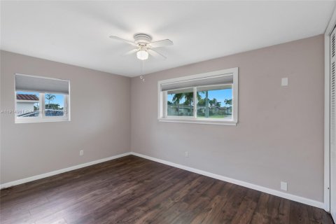 House in Pembroke Pines, Florida 2 bedrooms, 81.2 sq.m. № 1970194 - photo 20