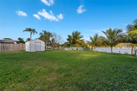 House in Pembroke Pines, Florida 2 bedrooms, 81.2 sq.m. № 1970194 - photo 4