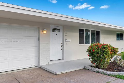 House in Pembroke Pines, Florida 2 bedrooms, 81.2 sq.m. № 1970194 - photo 10