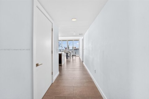 Copropriété à vendre à Miami, Floride: 3 chambres, 173.73 m2 № 1799536 - photo 7