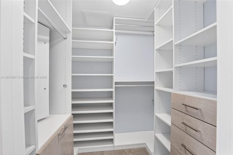 Copropriété à vendre à Miami, Floride: 3 chambres, 173.73 m2 № 1799536 - photo 29