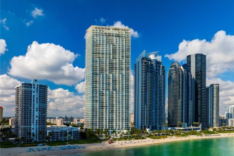 Condominio en venta en Sunny Isles Beach, Florida, 4 dormitorios, 280.75 m2 № 2012841 - foto 4
