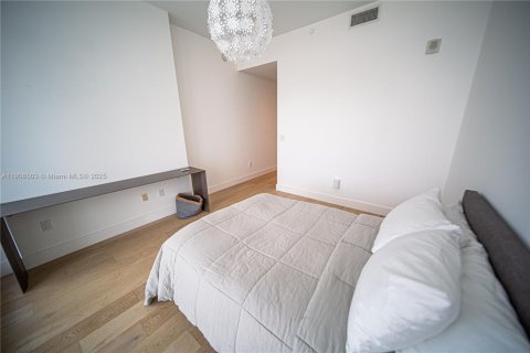 Condominio en venta en Sunny Isles Beach, Florida, 4 dormitorios, 280.75 m2 № 2012841 - foto 24