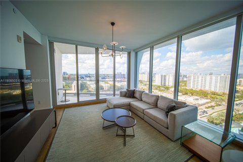 Condominio en venta en Sunny Isles Beach, Florida, 4 dormitorios, 280.75 m2 № 2012841 - foto 14