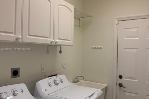 Villa ou maison à louer à Weston, Floride: 4 chambres, 248.42 m2 № 2002997 - photo 30