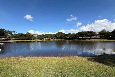 Villa ou maison à louer à Weston, Floride: 4 chambres, 248.42 m2 № 2002997 - photo 25