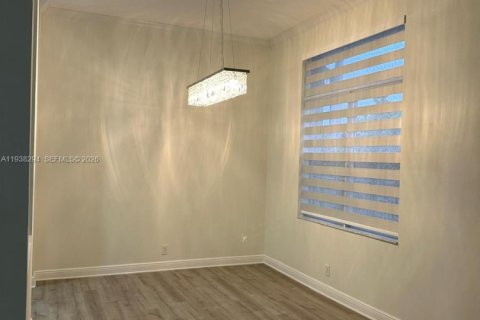 Villa ou maison à louer à Weston, Floride: 4 chambres, 248.42 m2 № 2002997 - photo 10