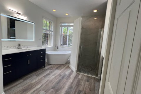 Villa ou maison à louer à Weston, Floride: 4 chambres, 248.42 m2 № 2002997 - photo 16