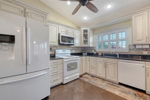Villa ou maison à vendre à Sarasota, Floride: 2 chambres, 114.27 m2 № 1631589 - photo 8