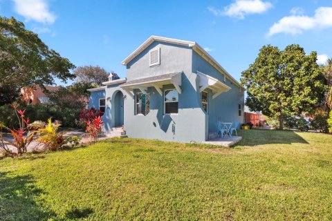 House in Lake Park, Florida 3 bedrooms, 130.25 sq.m. № 2261726 - photo 5