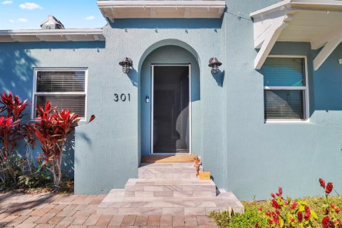 House in Lake Park, Florida 3 bedrooms, 130.25 sq.m. № 2261726 - photo 16