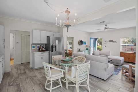 House in Lake Park, Florida 3 bedrooms, 130.25 sq.m. № 2261726 - photo 21