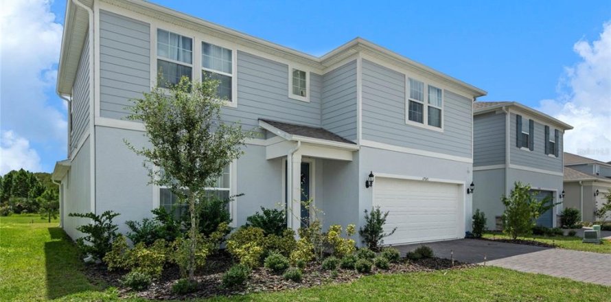 House in Clermont, Florida 4 bedrooms, 261.98 sq.m. № 1815900