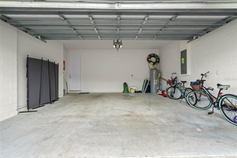 House in Clermont, Florida 4 bedrooms, 261.98 sq.m. № 1815900 - photo 25