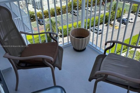 Condo in Aventura, Florida, 2 bedrooms  № 1921811 - photo 11
