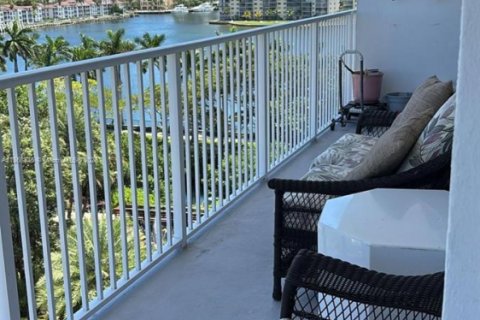 Condo in Aventura, Florida, 2 bedrooms  № 1921811 - photo 13
