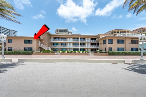 Copropriété à vendre à Hollywood, Floride: 1 chambre, 51.56 m2 № 2011066 - photo 2