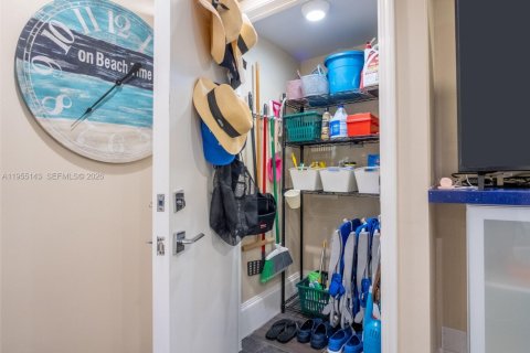 Copropriété à vendre à Hollywood, Floride: 1 chambre, 51.56 m2 № 2011066 - photo 17