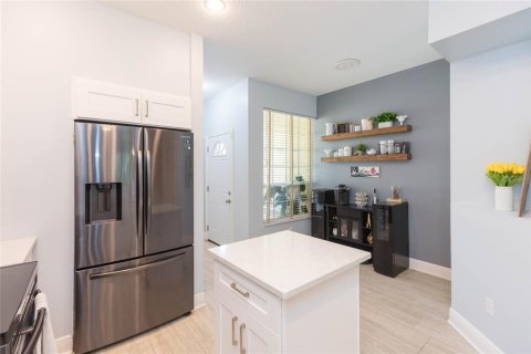 Townhouse in Largo, Florida 3 bedrooms, 139.35 sq.m. № 2196216 - photo 9