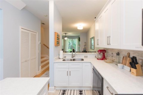 Townhouse in Largo, Florida 3 bedrooms, 139.35 sq.m. № 2196216 - photo 8