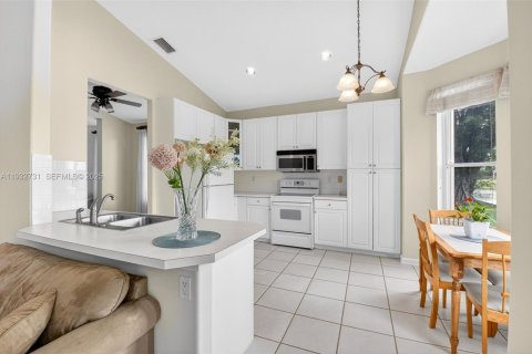 Casa en venta en Lake Worth, Florida, 3 dormitorios, 173.17 m2 № 1991604 - foto 16