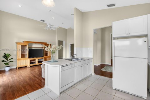 Casa en venta en Lake Worth, Florida, 3 dormitorios, 173.17 m2 № 1991604 - foto 14