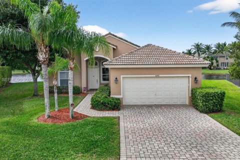 Casa en venta en Lake Worth, Florida, 3 dormitorios, 173.17 m2 № 1991604 - foto 1