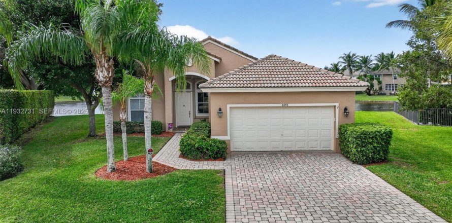 Casa en Lake Worth, Florida 3 dormitorios, 173.17 m2 № 1991604