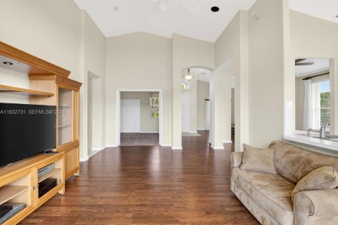 Casa en venta en Lake Worth, Florida, 3 dormitorios, 173.17 m2 № 1991604 - foto 19