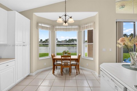 Casa en venta en Lake Worth, Florida, 3 dormitorios, 173.17 m2 № 1991604 - foto 11