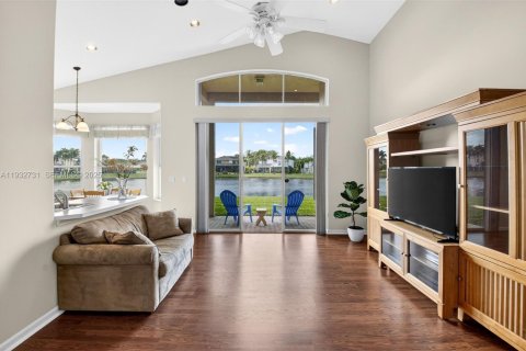Casa en venta en Lake Worth, Florida, 3 dormitorios, 173.17 m2 № 1991604 - foto 21